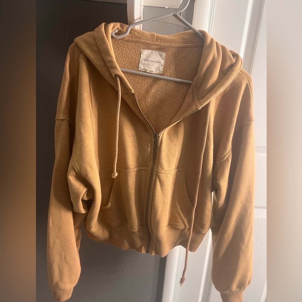 American Eagle Beige Cropped Sweater